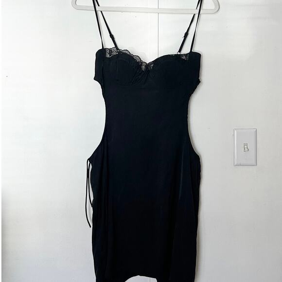 Black Cutout Side Sleeveless Mini Dress - Picture 3 of 4